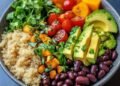 Bowl proteico con granos y vegetales